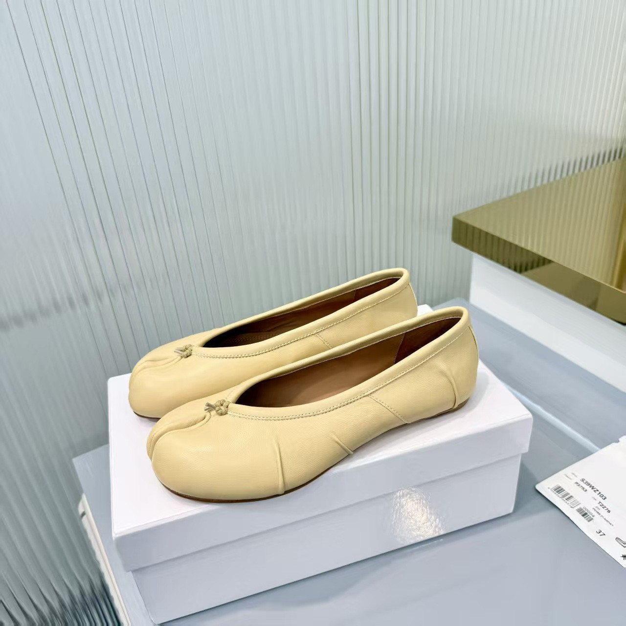 UA Maison Margiela Tabi Leather Ballet Flats