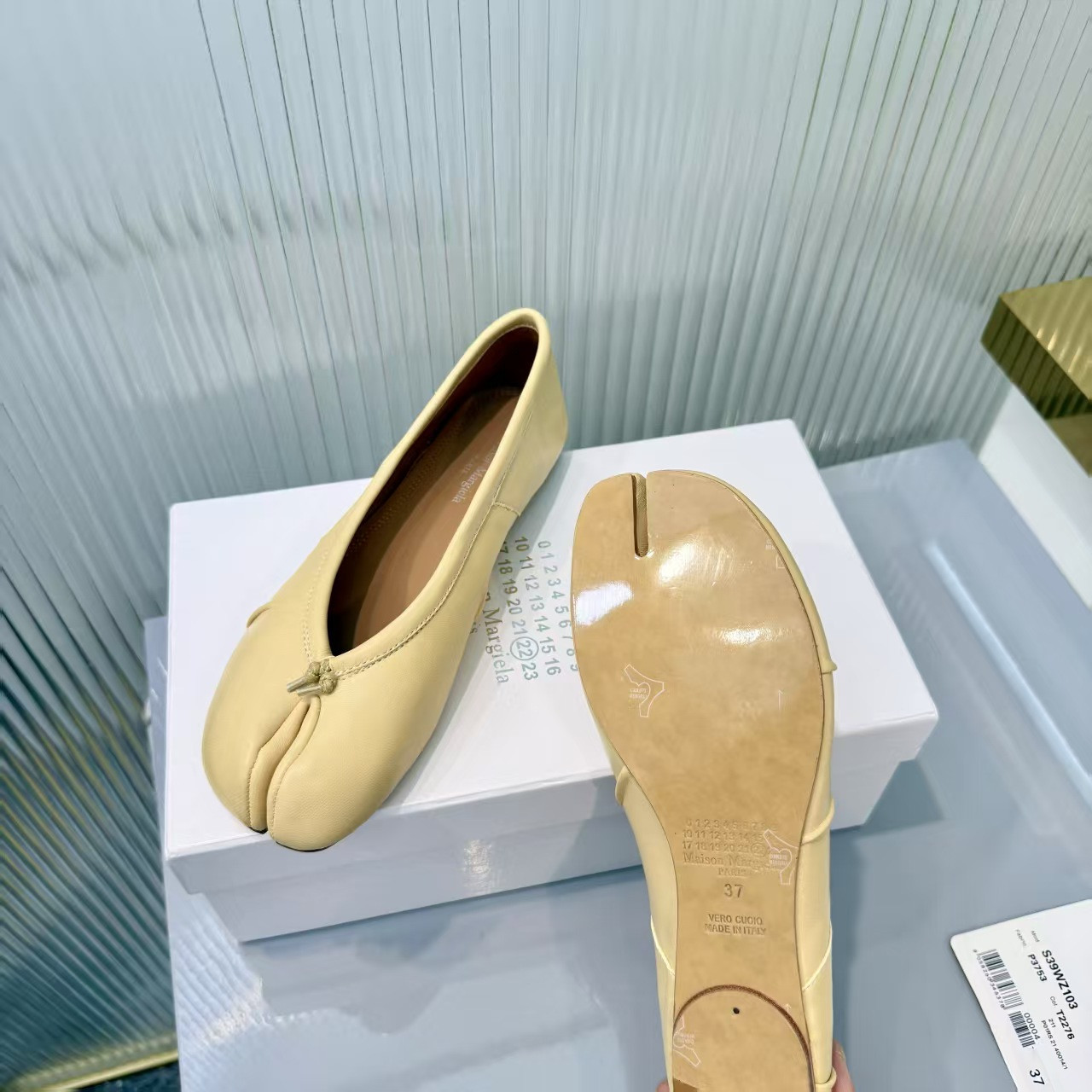 UA Maison Margiela Tabi Leather Ballet Flats