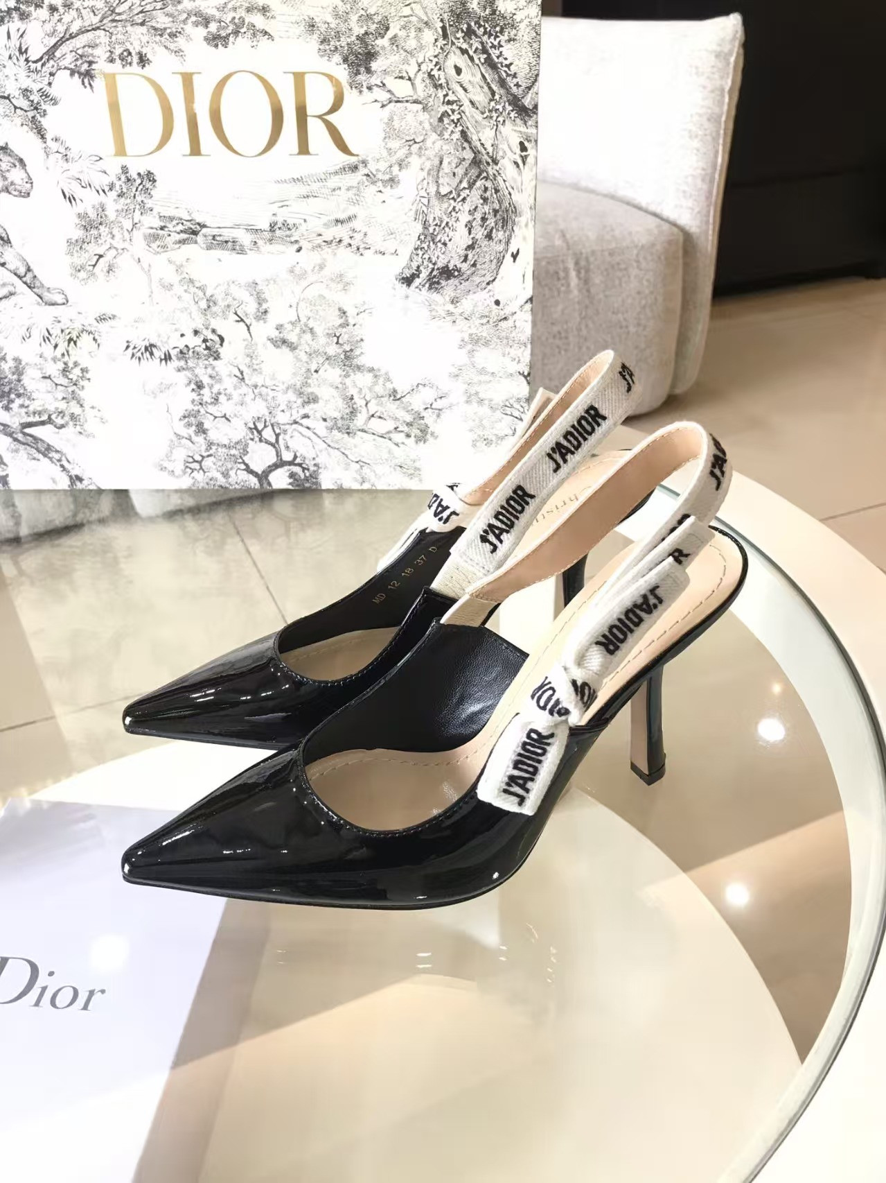 UA Dior J