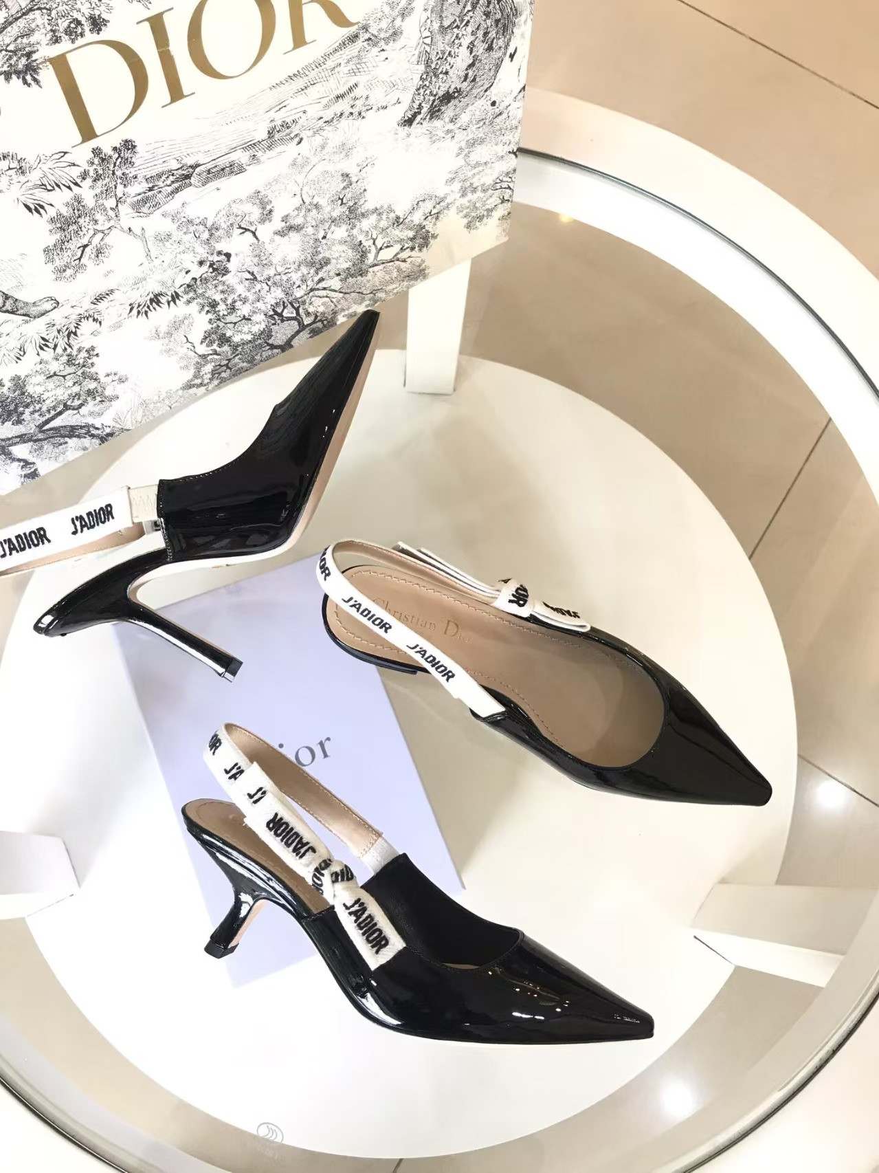 UA Dior J