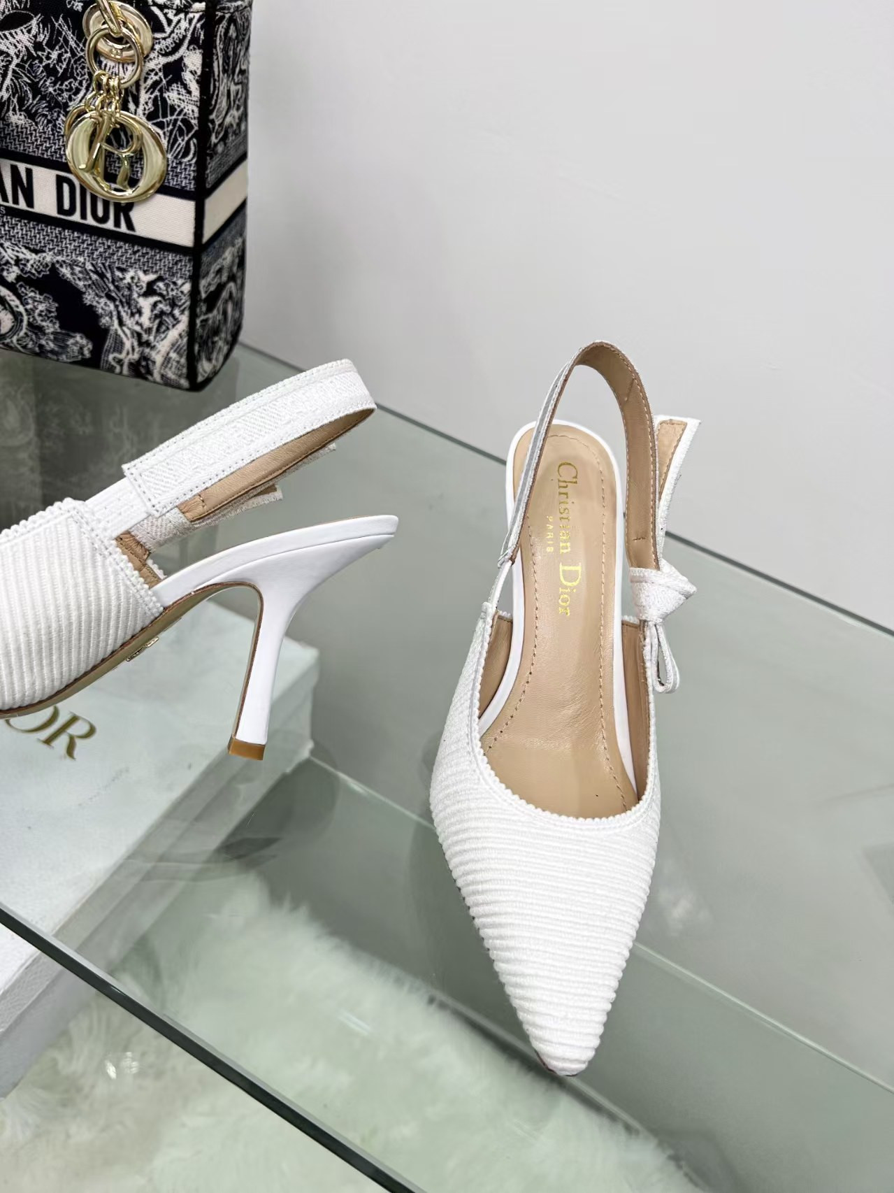 UA Dior J