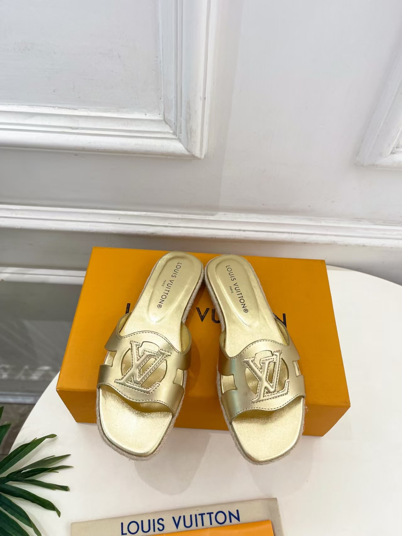 UA LV Flat Mule