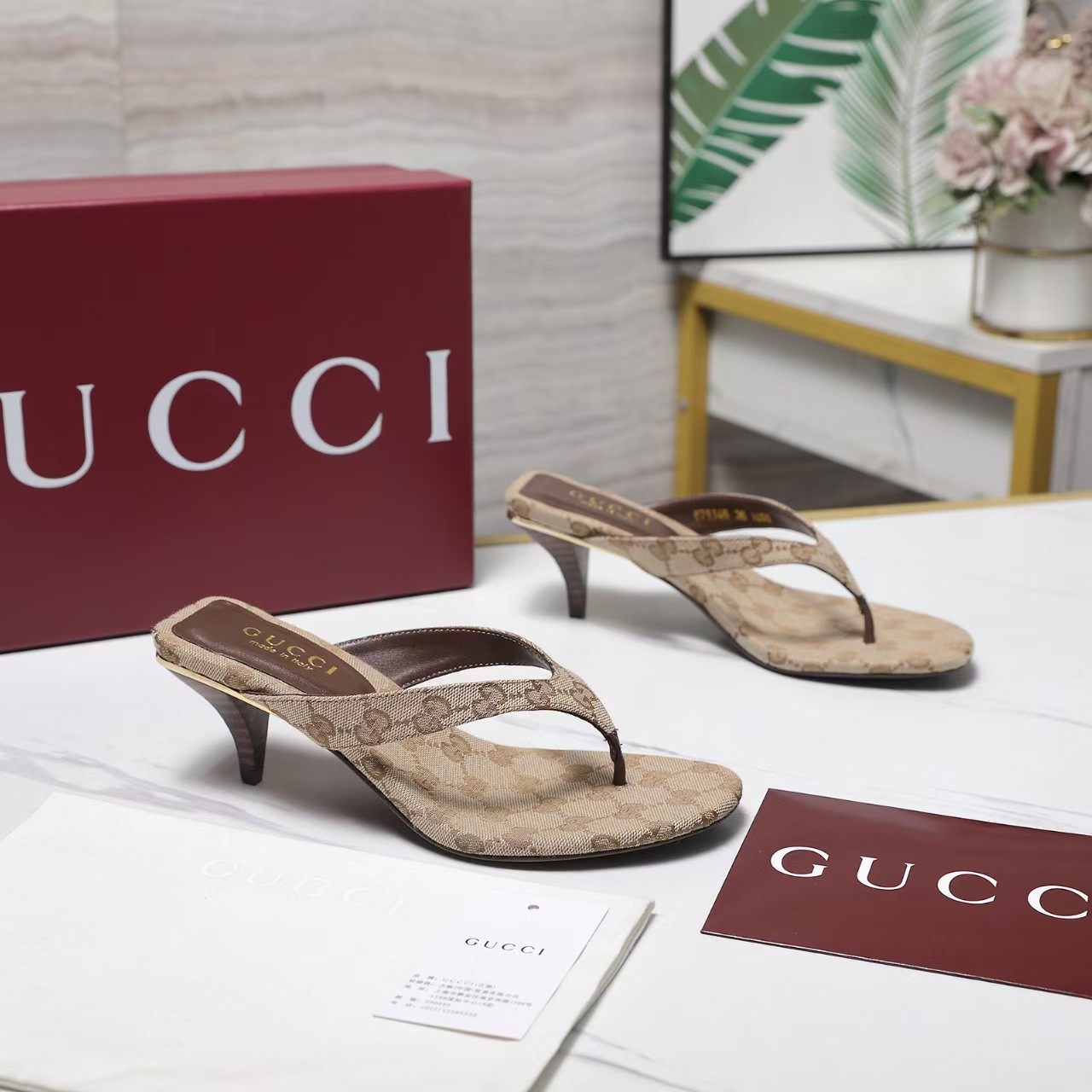 UA Gucci Vittoria Thong Slides