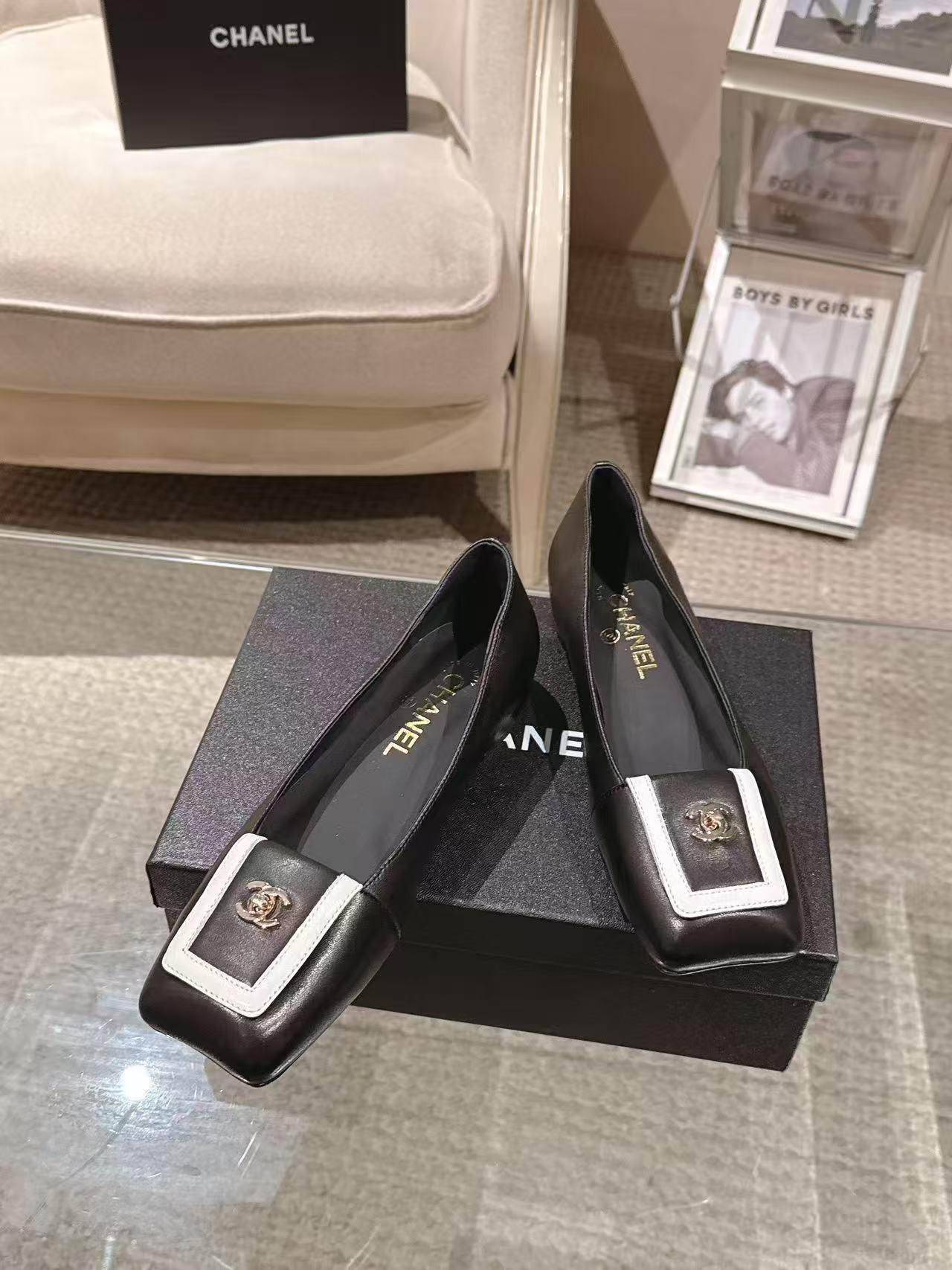 ua Ch**el flats