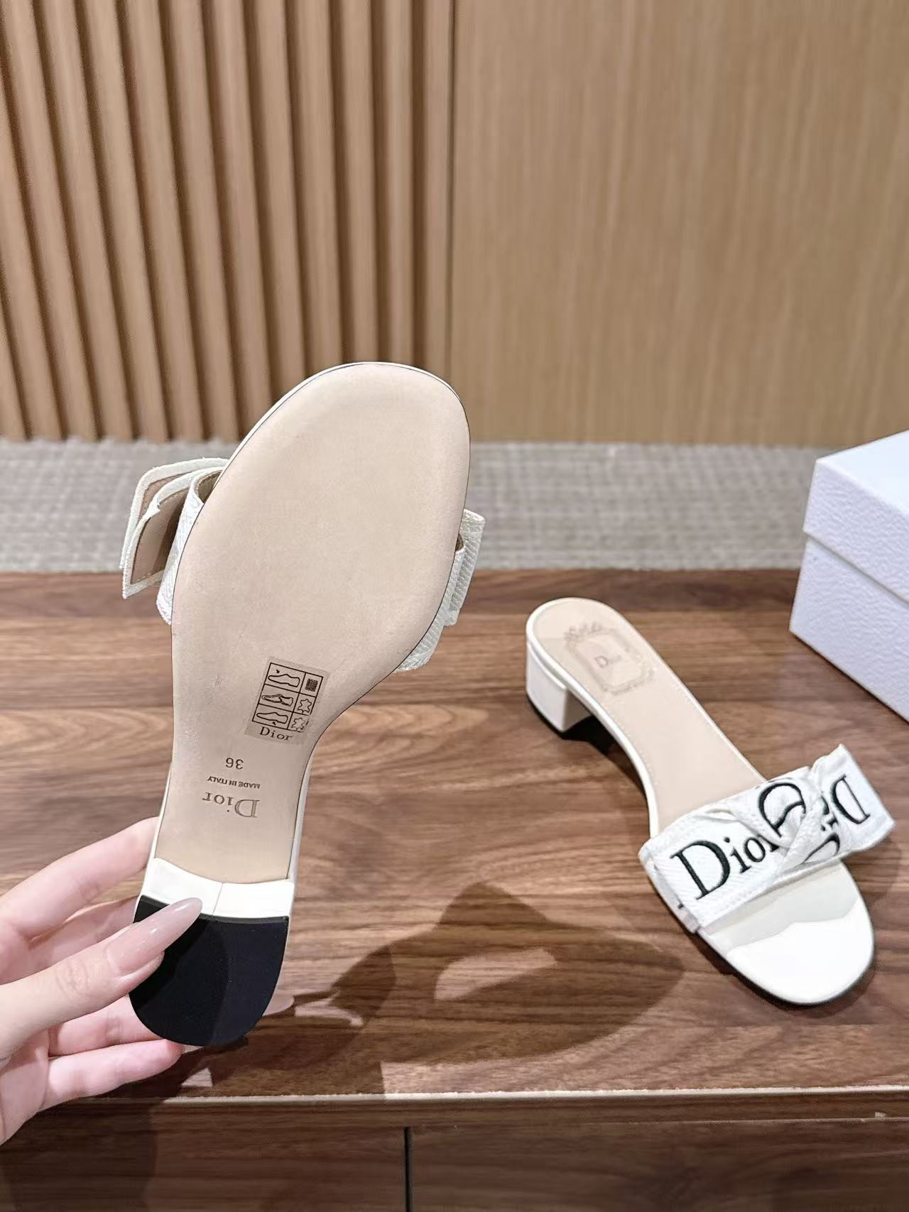 UA Dior J