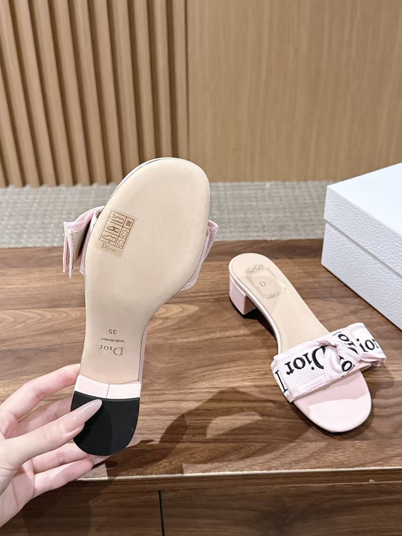 UA Dior J