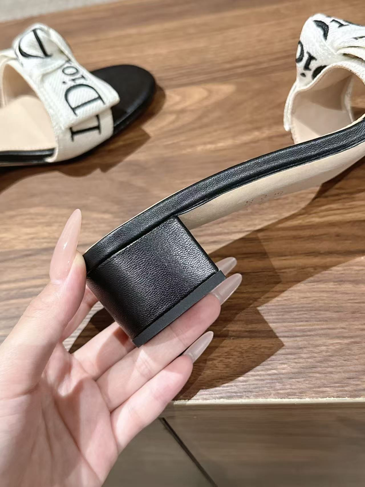 UA Dior J