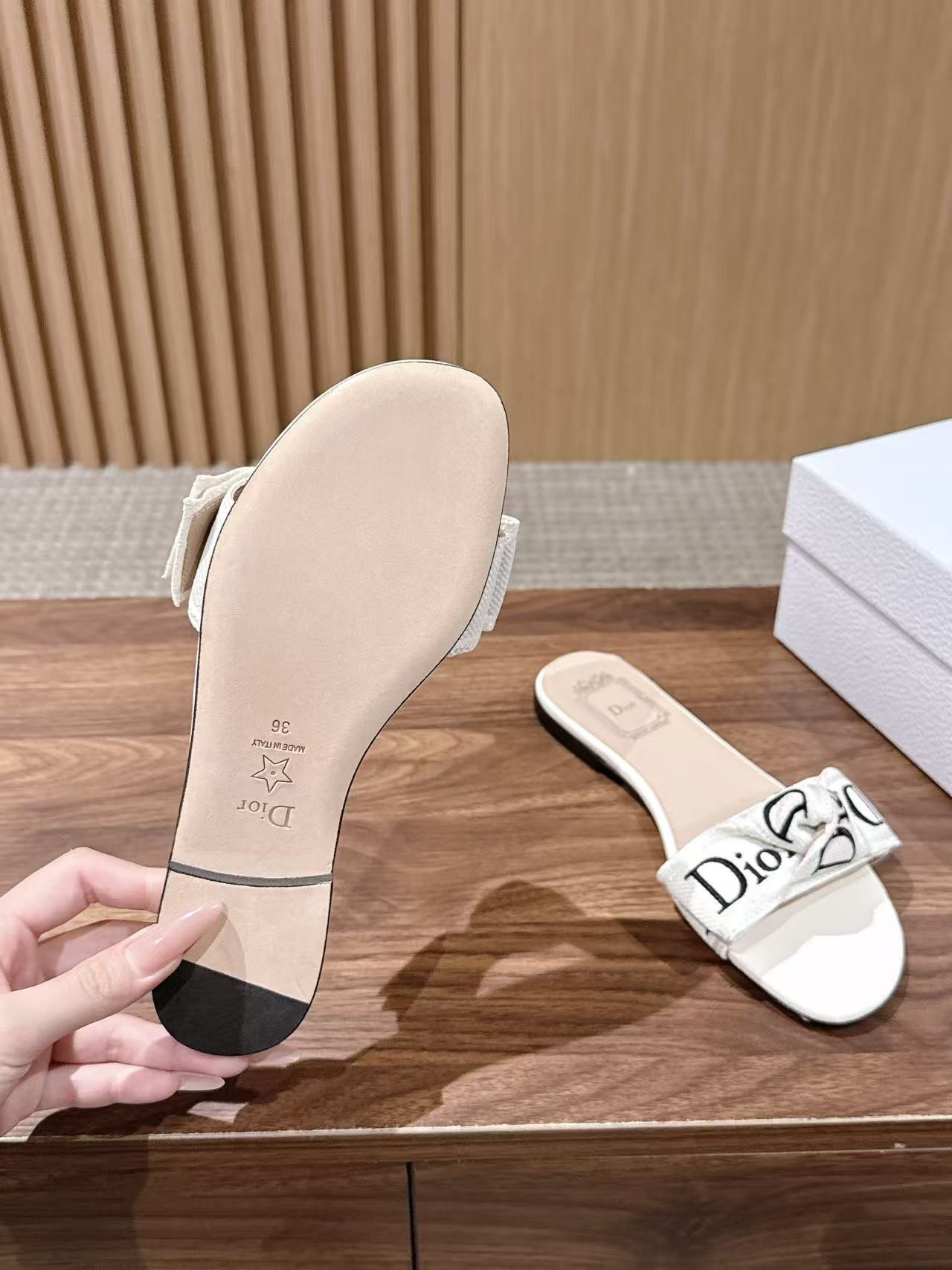 UA Dior J