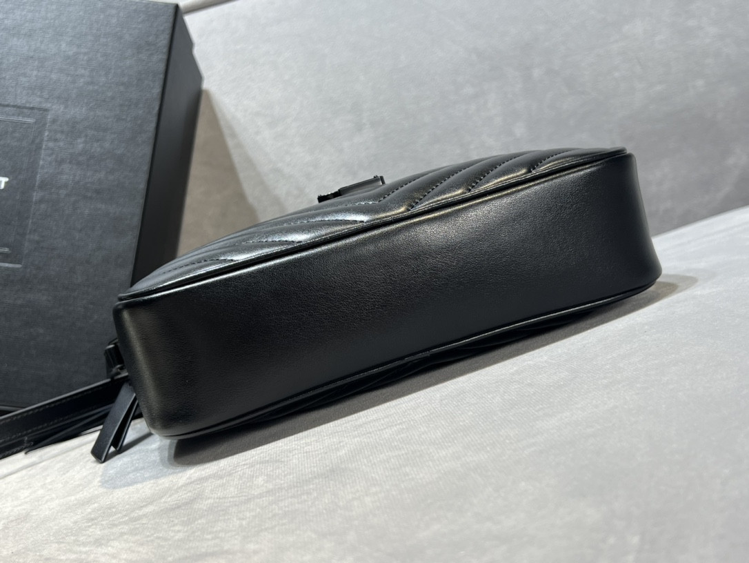 Y51 LOU Camera bag in quilted leather