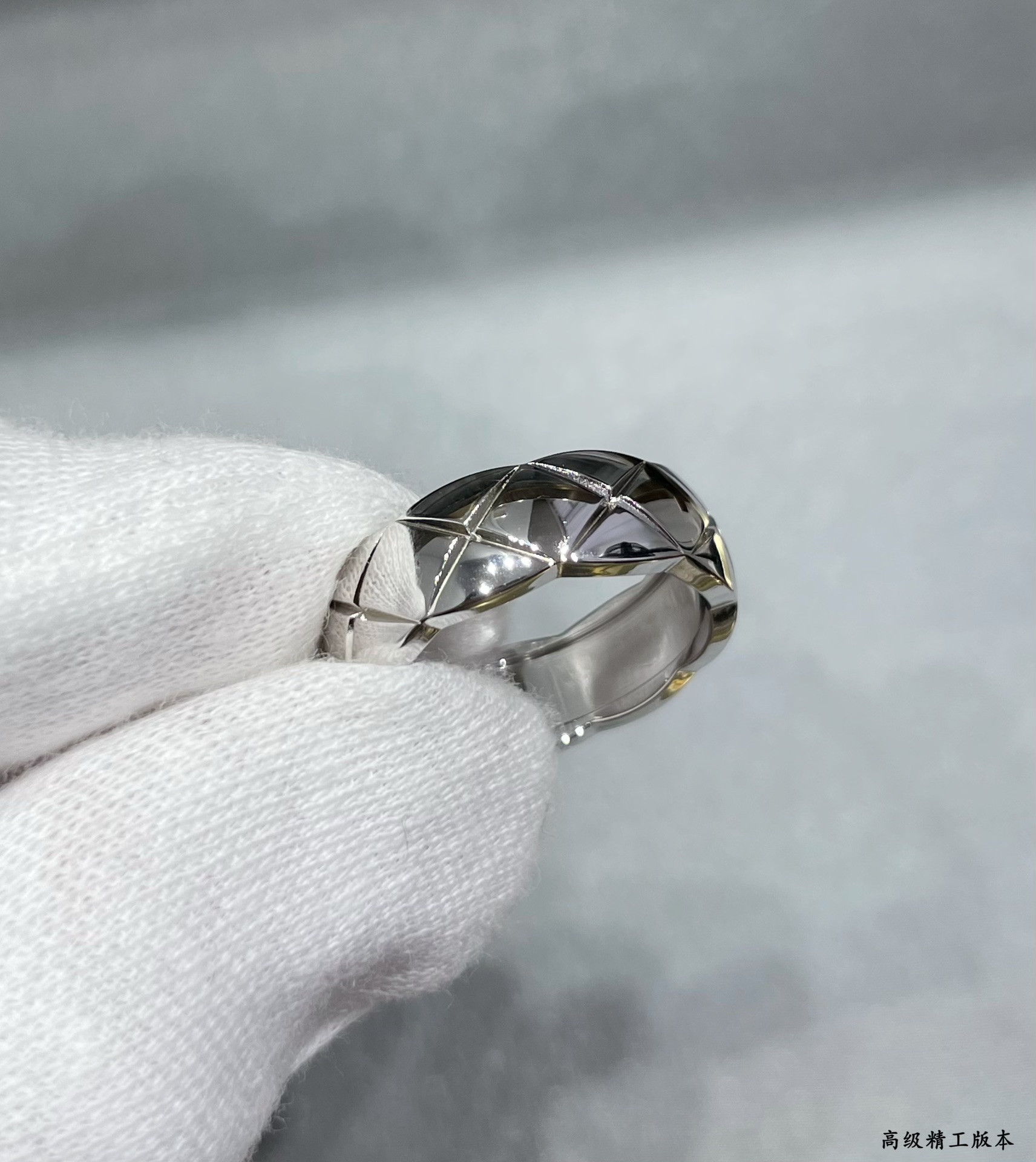 Ch**el Wide D1am0nd Pattern Smooth Ring