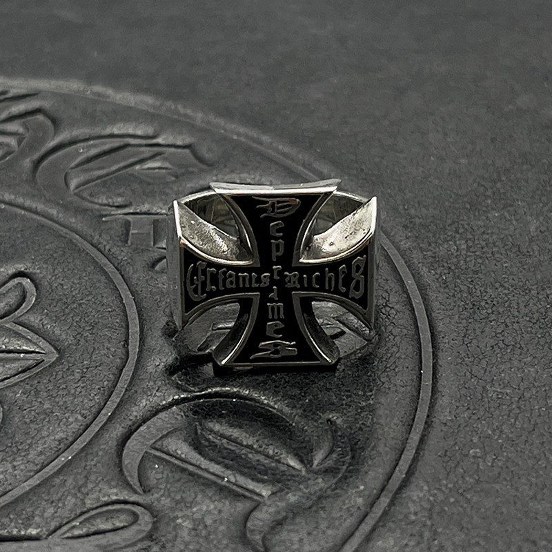 Ch*0me He**ts Cross Ring