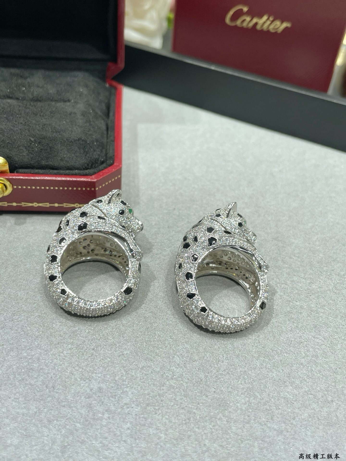 Ca*t1er Spotted Panther Head Ring