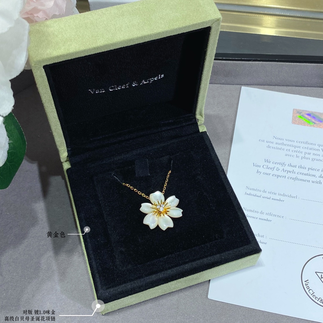 V*n Cl**f & Arpels Premium White Fritillary Christmas Flower Necklace