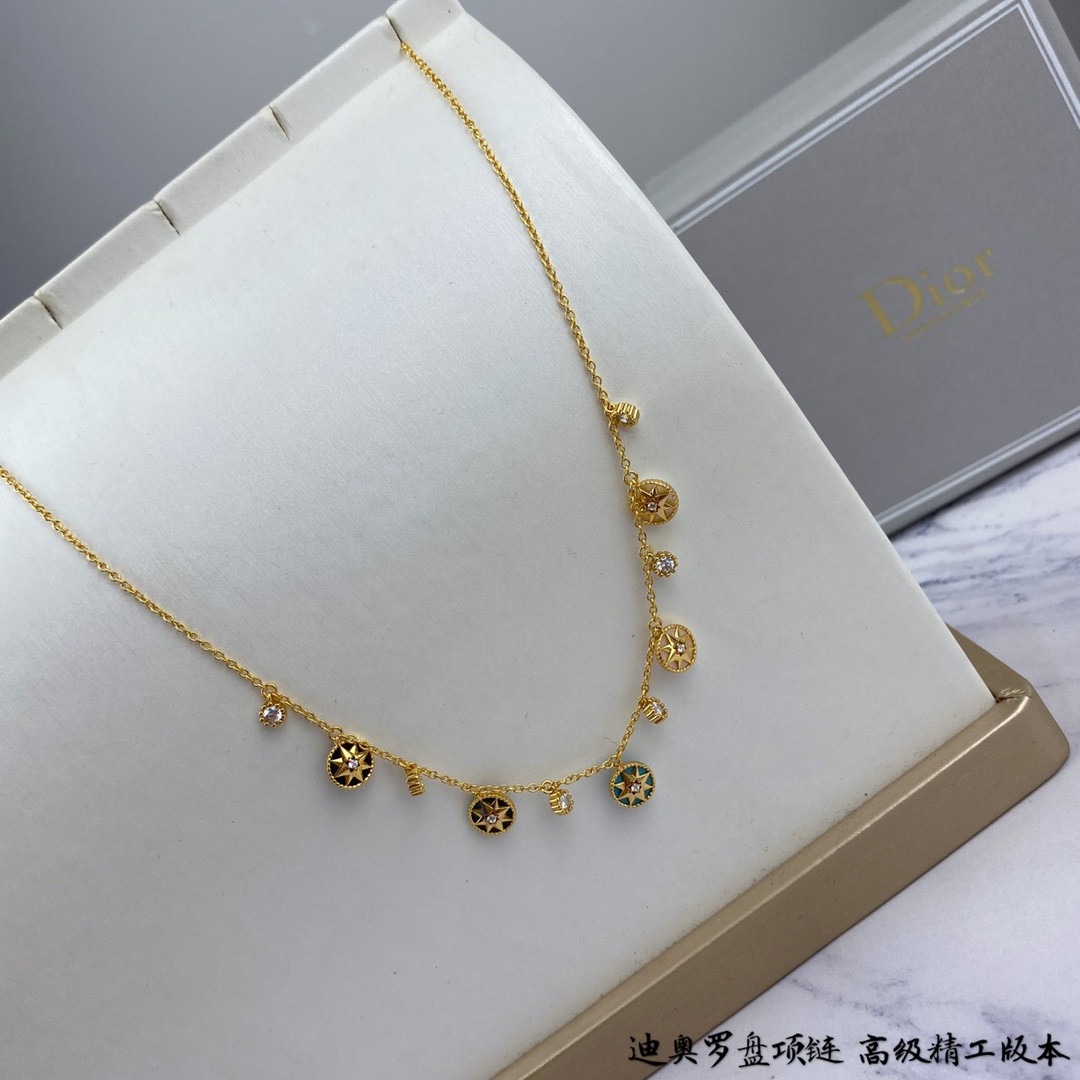 D10r compass Necklace