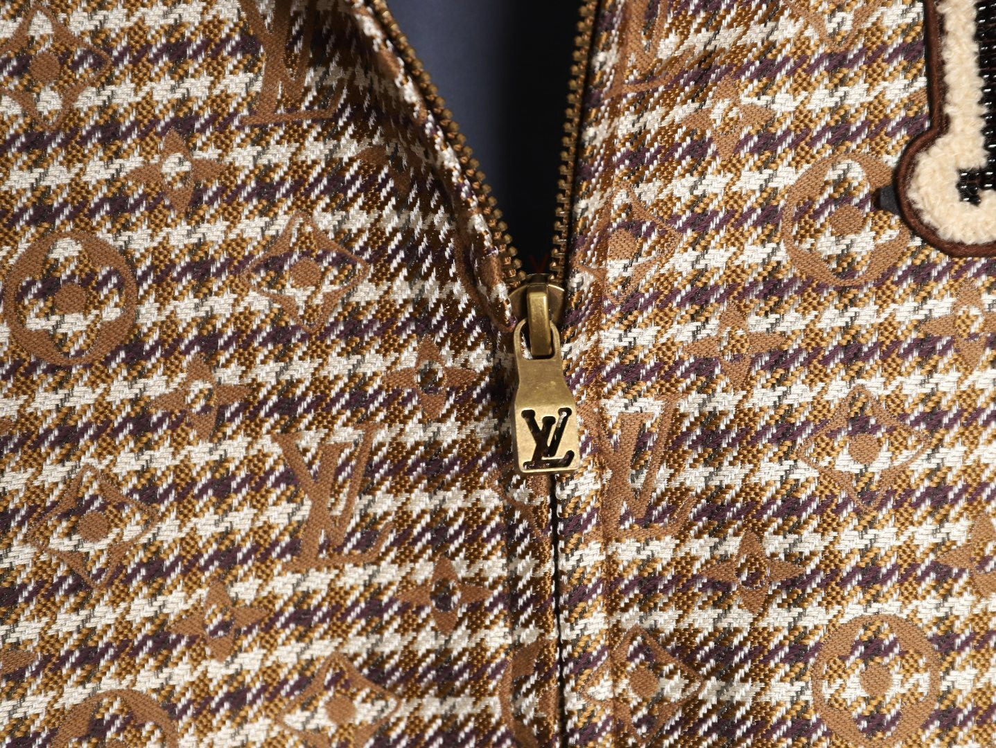 L0vis Vvtt0n LV Jacket