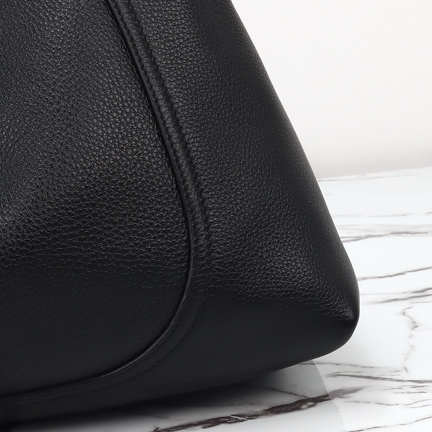 Gucci Softbit Maxi Shoulder Bag Black 46x26x16cm