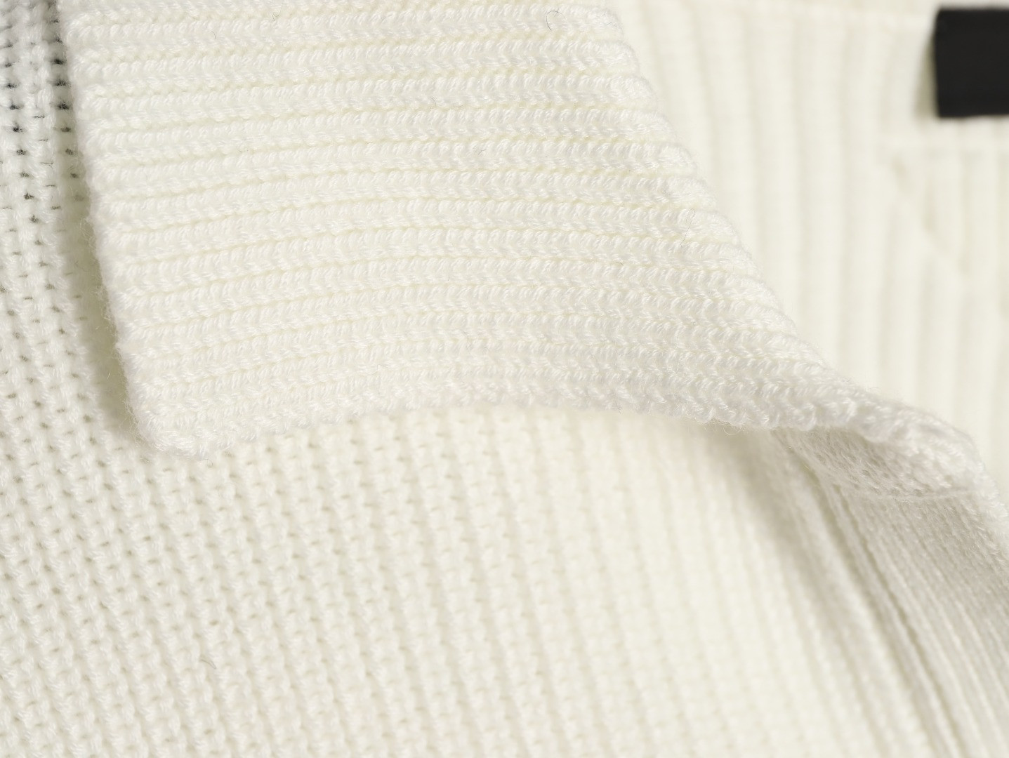 Pra*a Knitting Sweaters