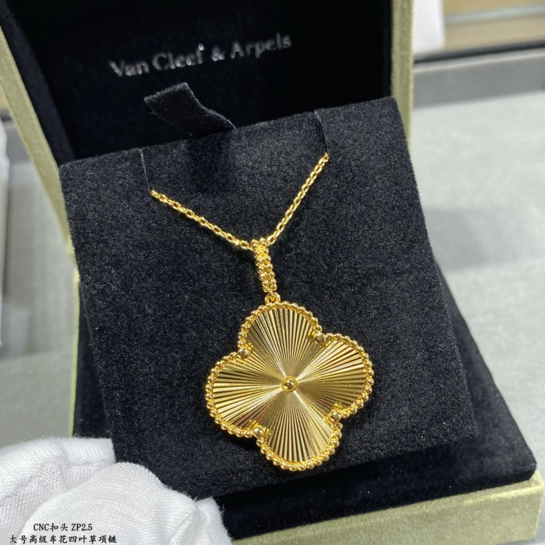 V*n Cl**f & Arpels Large Four Leaf Clover Necklace Diameter approx 2.5cm,Chain length approx 80cm