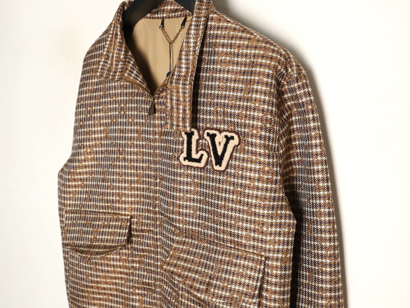 L0vis Vvtt0n LV Jacket