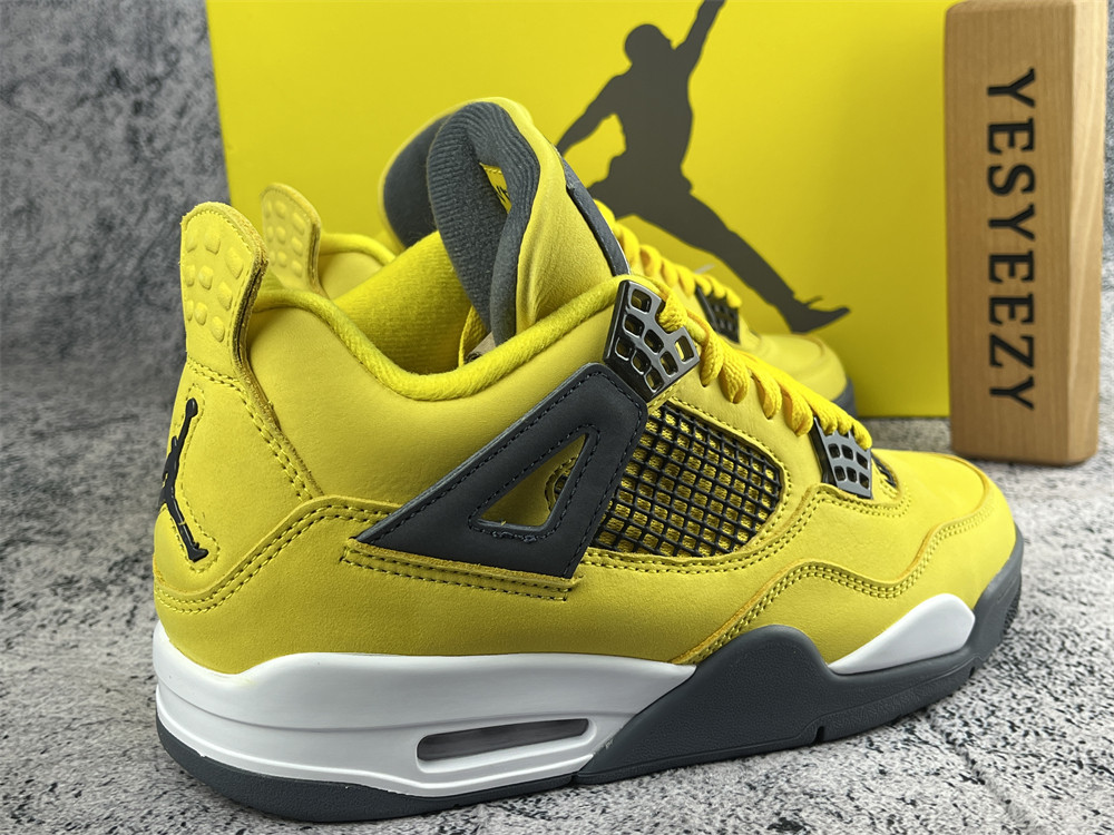 UA AIR JORDAN 4 RETRO 