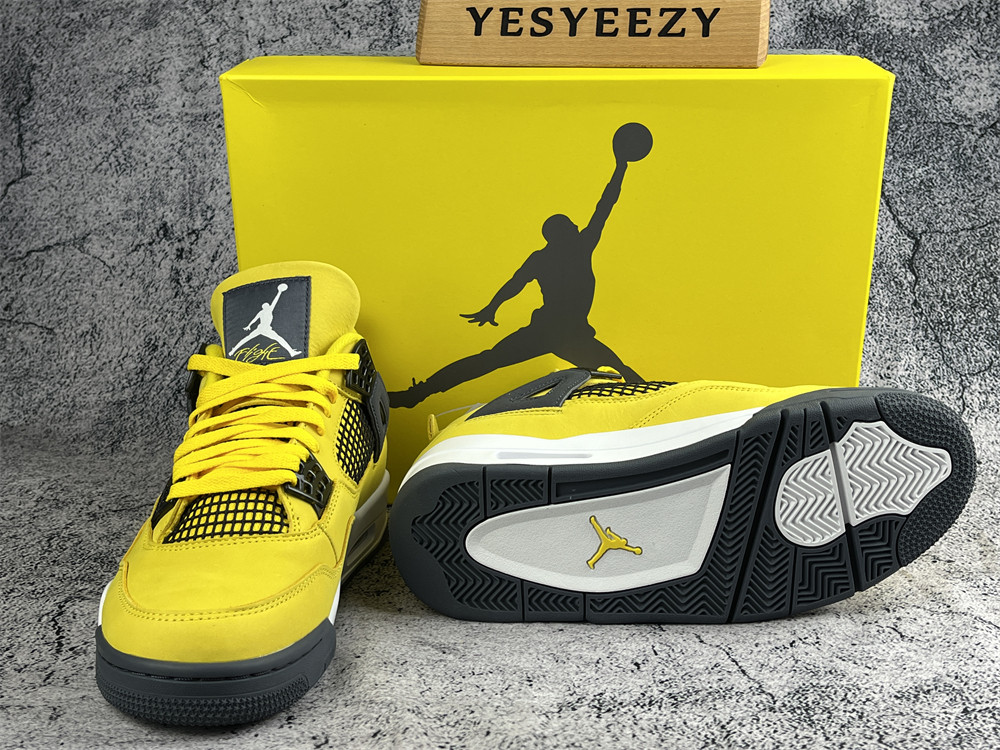 UA AIR JORDAN 4 RETRO 