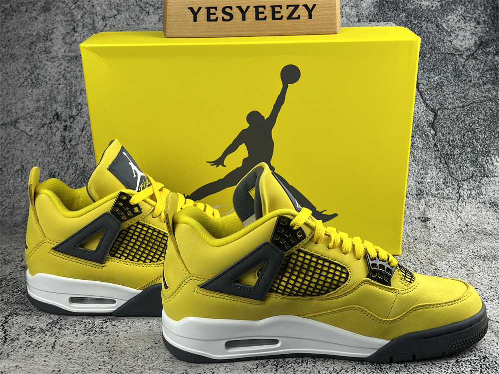 UA AIR JORDAN 4 RETRO 