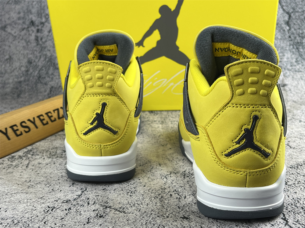 UA AIR JORDAN 4 RETRO 