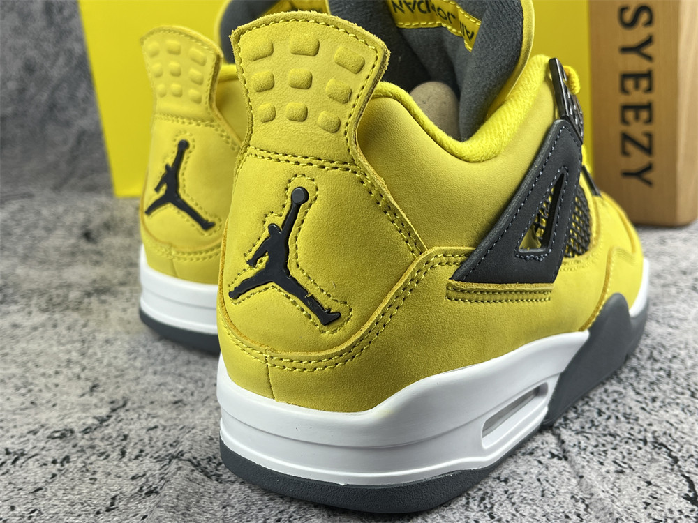 UA AIR JORDAN 4 RETRO 