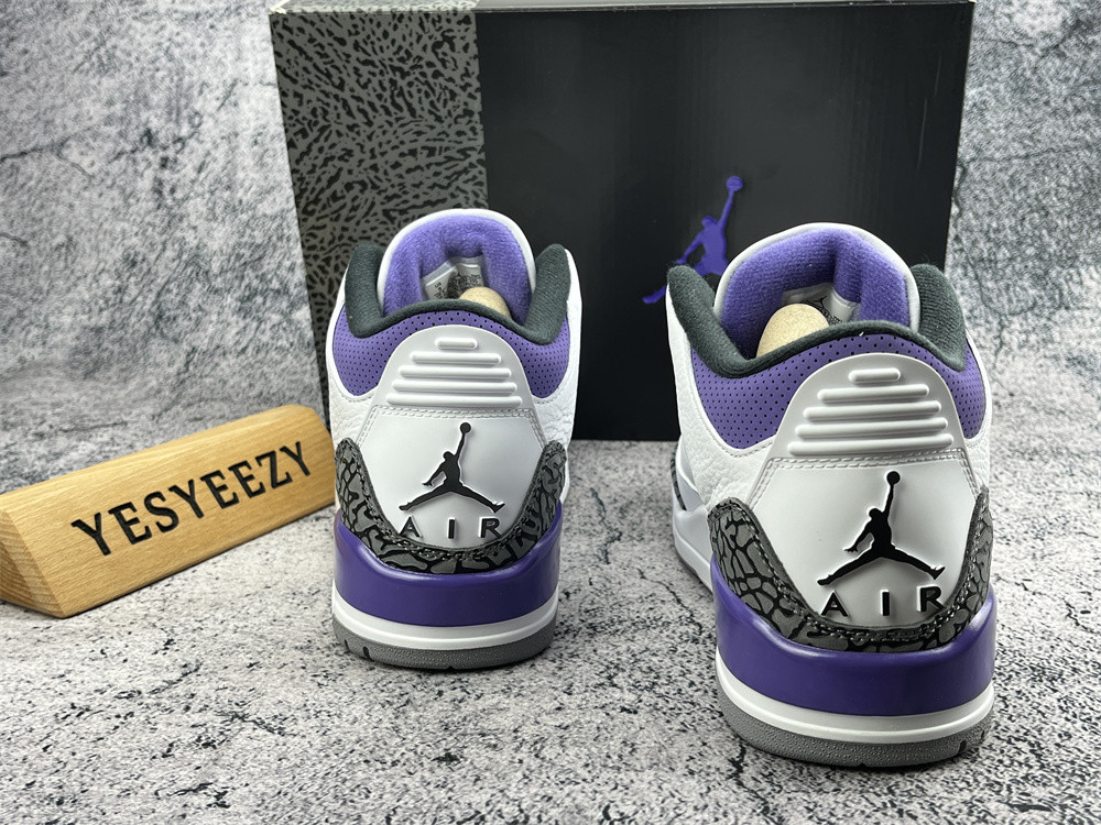 UA AIR JORDAN 3 RETRO 