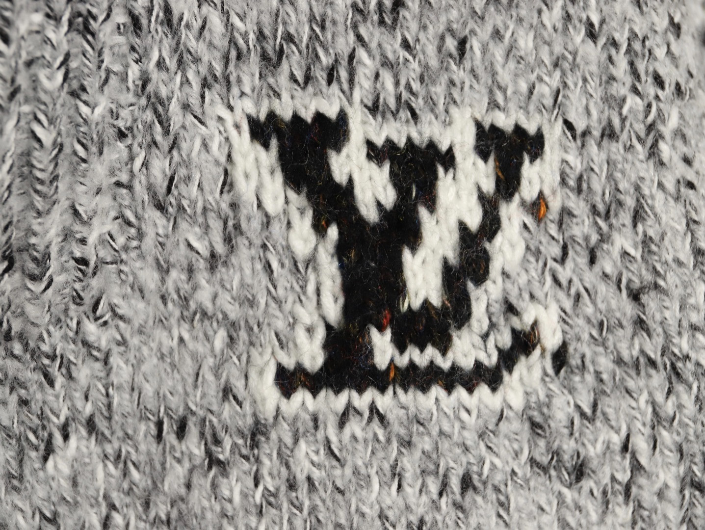 L0vis Vvtt0n Sweaters Coats