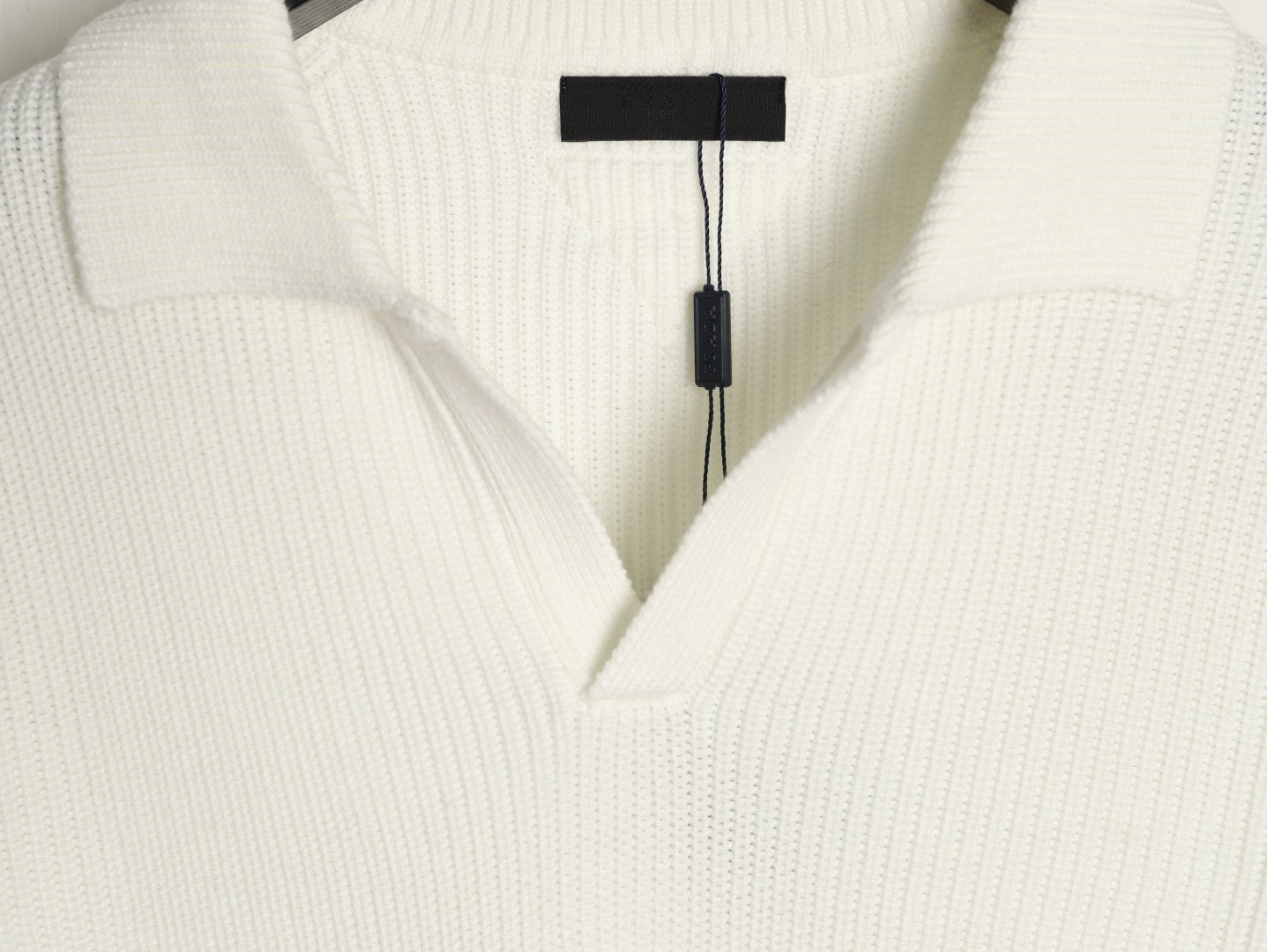 Pra*a Knitting Sweaters