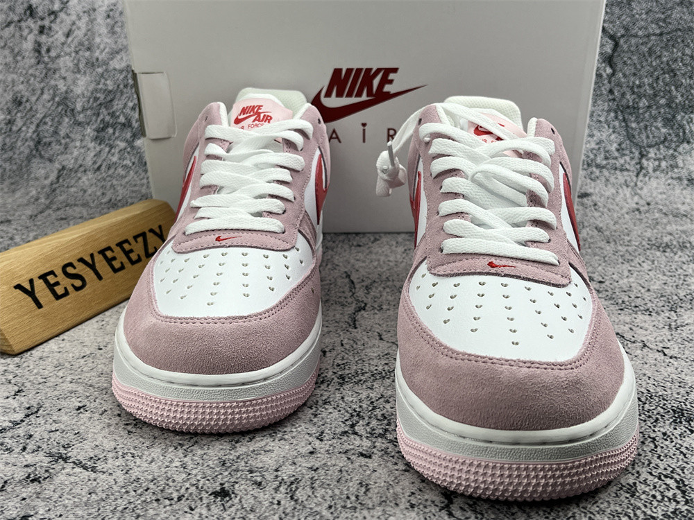 UA NIKE AIR FORCE 1 LOW 