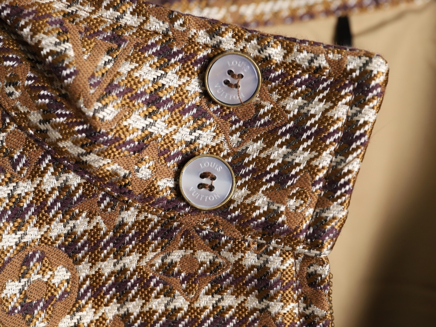 L0vis Vvtt0n LV Jacket