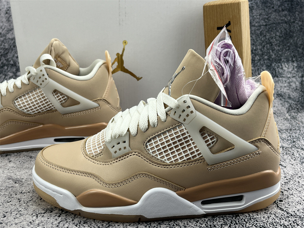 UA WMNS AIR JORDAN 4 RETRO 