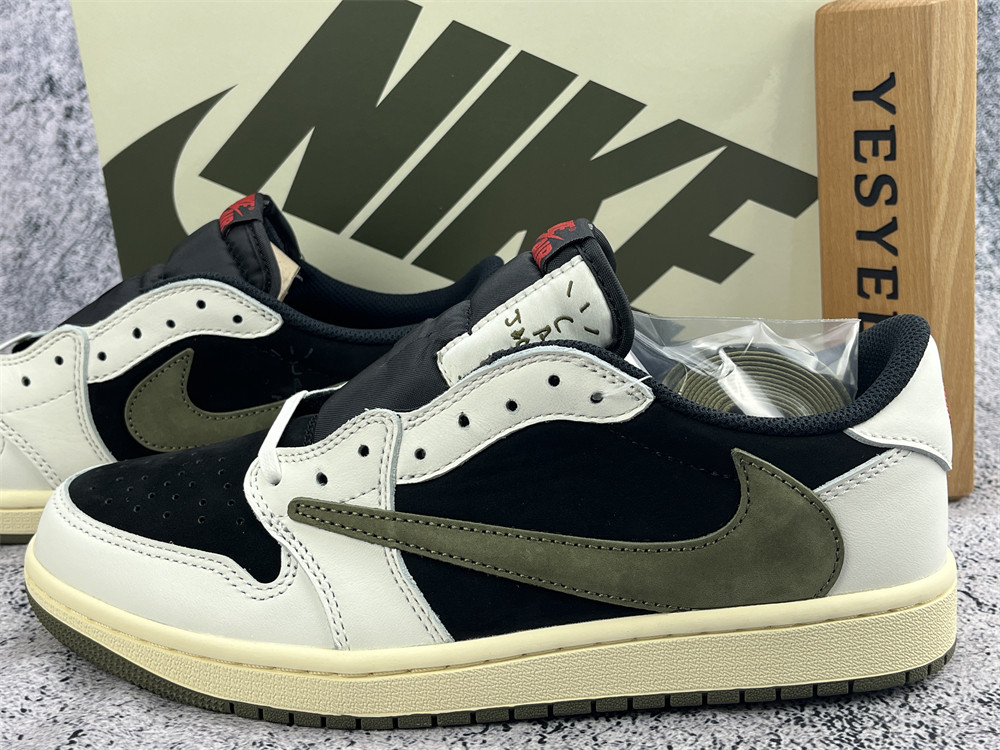 UA TRAVIS SCOTT X WMNS AIR JORDAN 1 LOW OG 