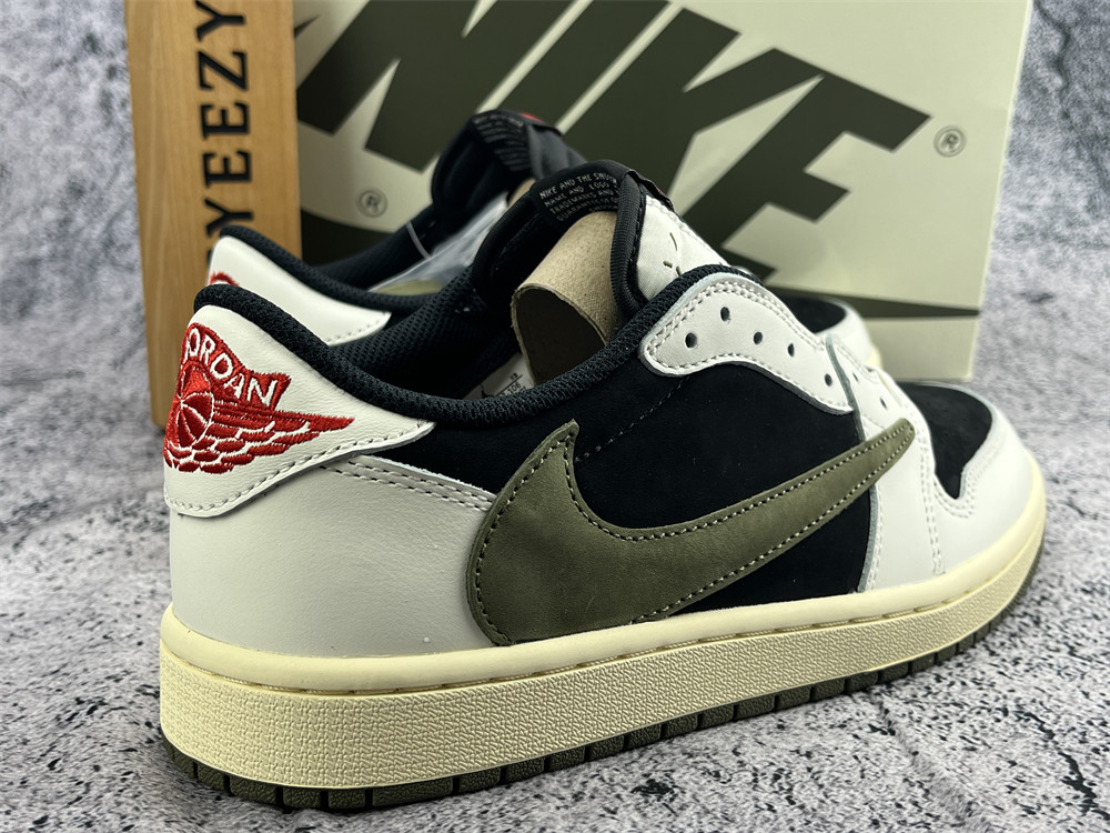 UA TRAVIS SCOTT X WMNS AIR JORDAN 1 LOW OG 