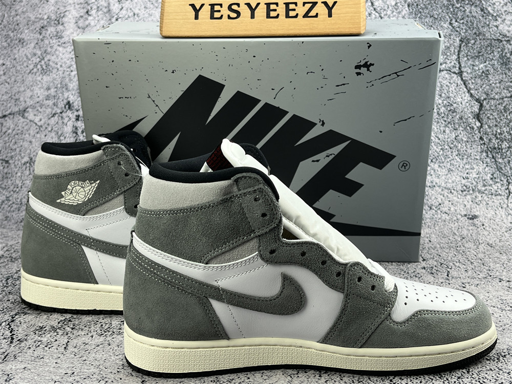 UA AIR JORDAN 1 RETRO HIGH OG 