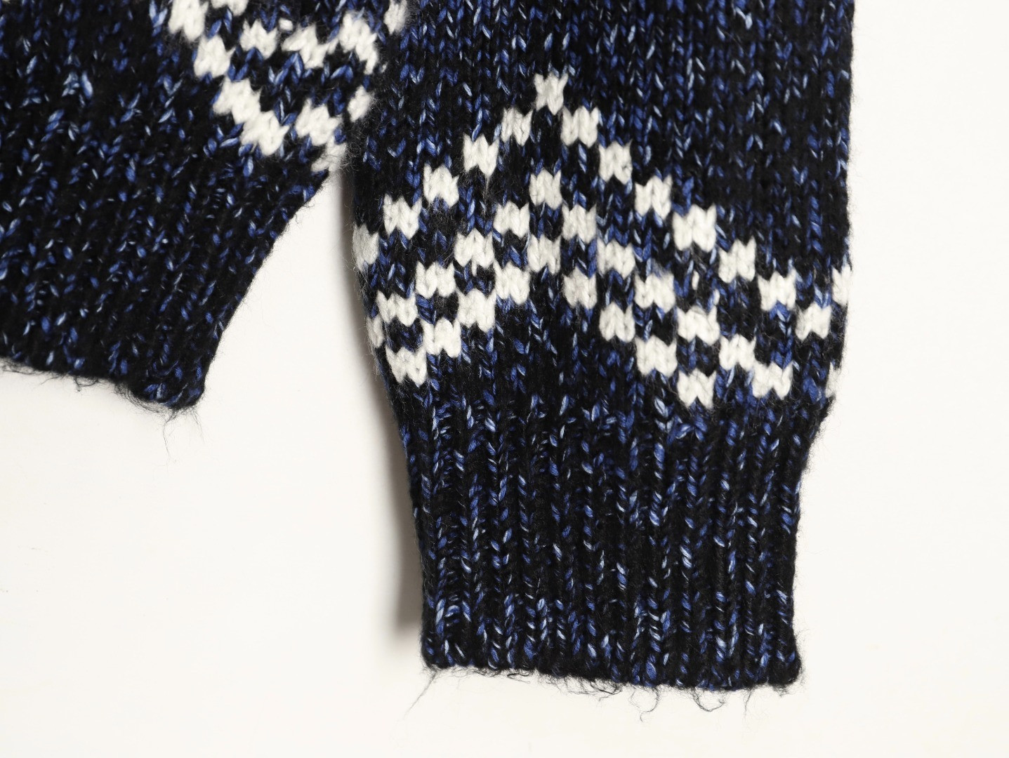 L0vis Vvtt0n Sweaters Coats