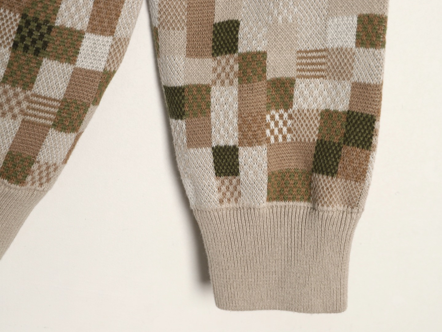 L0vis Vvtt0n 25Fw Sweaters