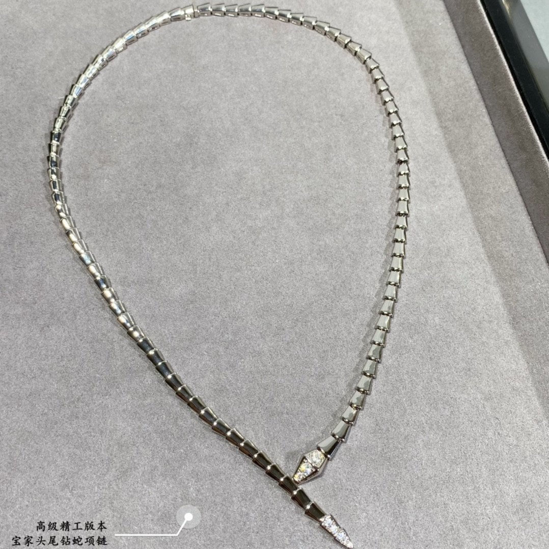 Bv1g*ai Head and tail drill snake Necklace