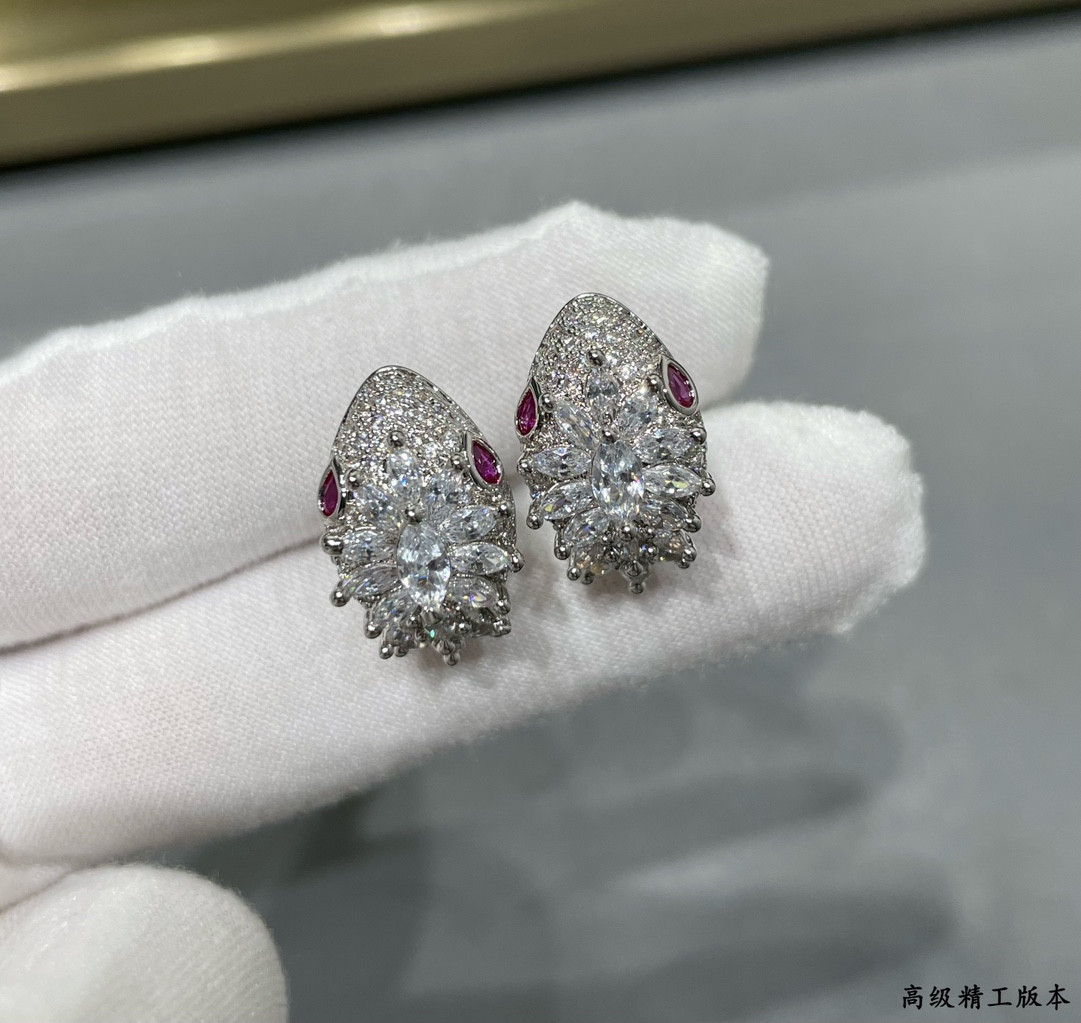 Bv1g*ai Princess Snake Earrings