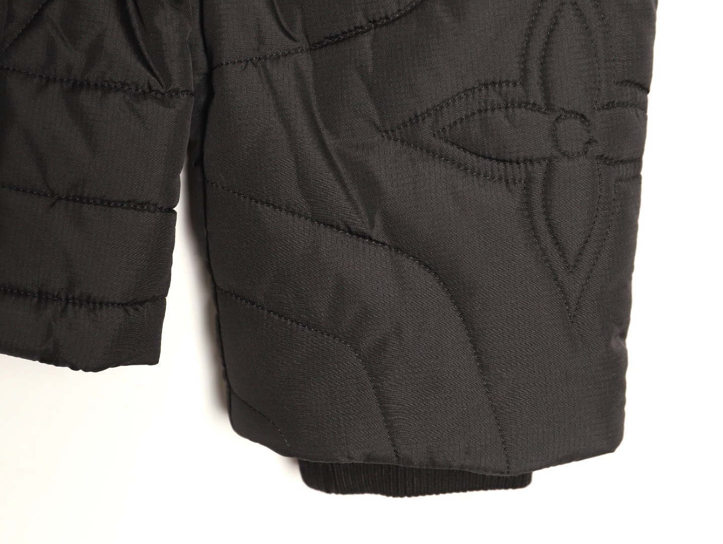 L0vis Vvtt0n 25FW Padded jacket