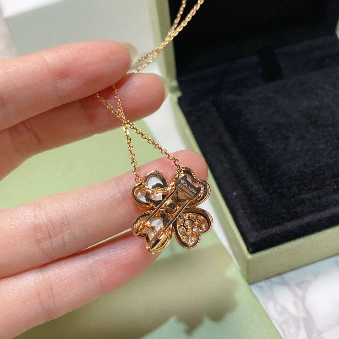 V*n Cl**f & Arpels four-leaf clover necklace
