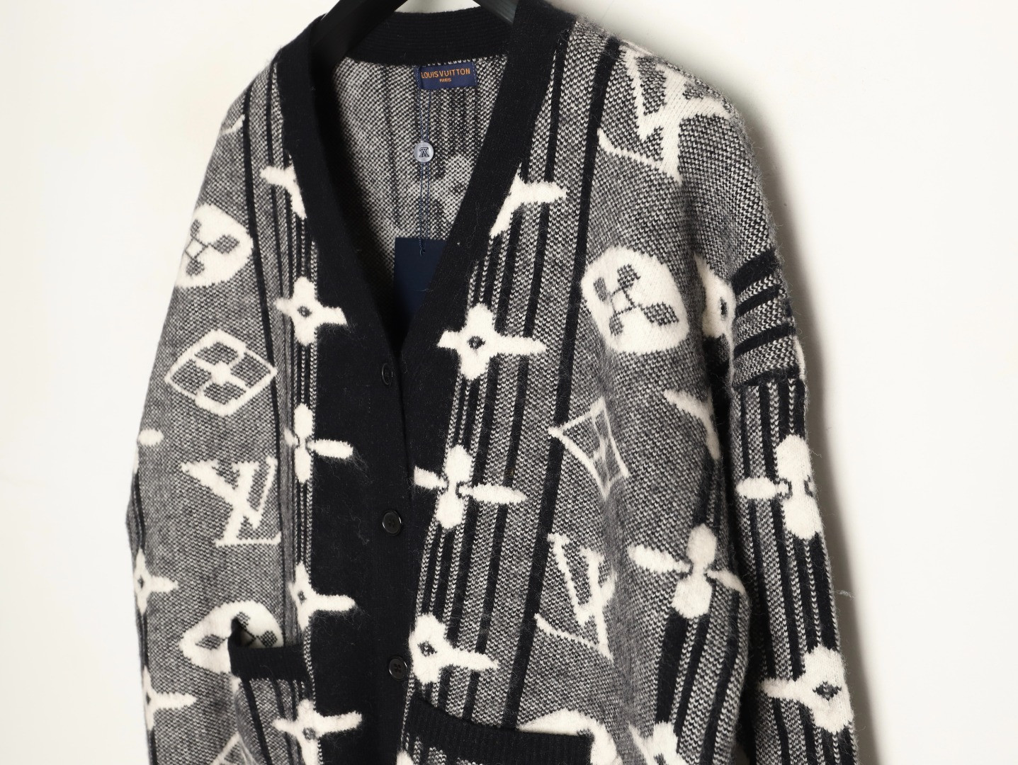 L0vis Vvtt0n 25ss Knitting Cardigan