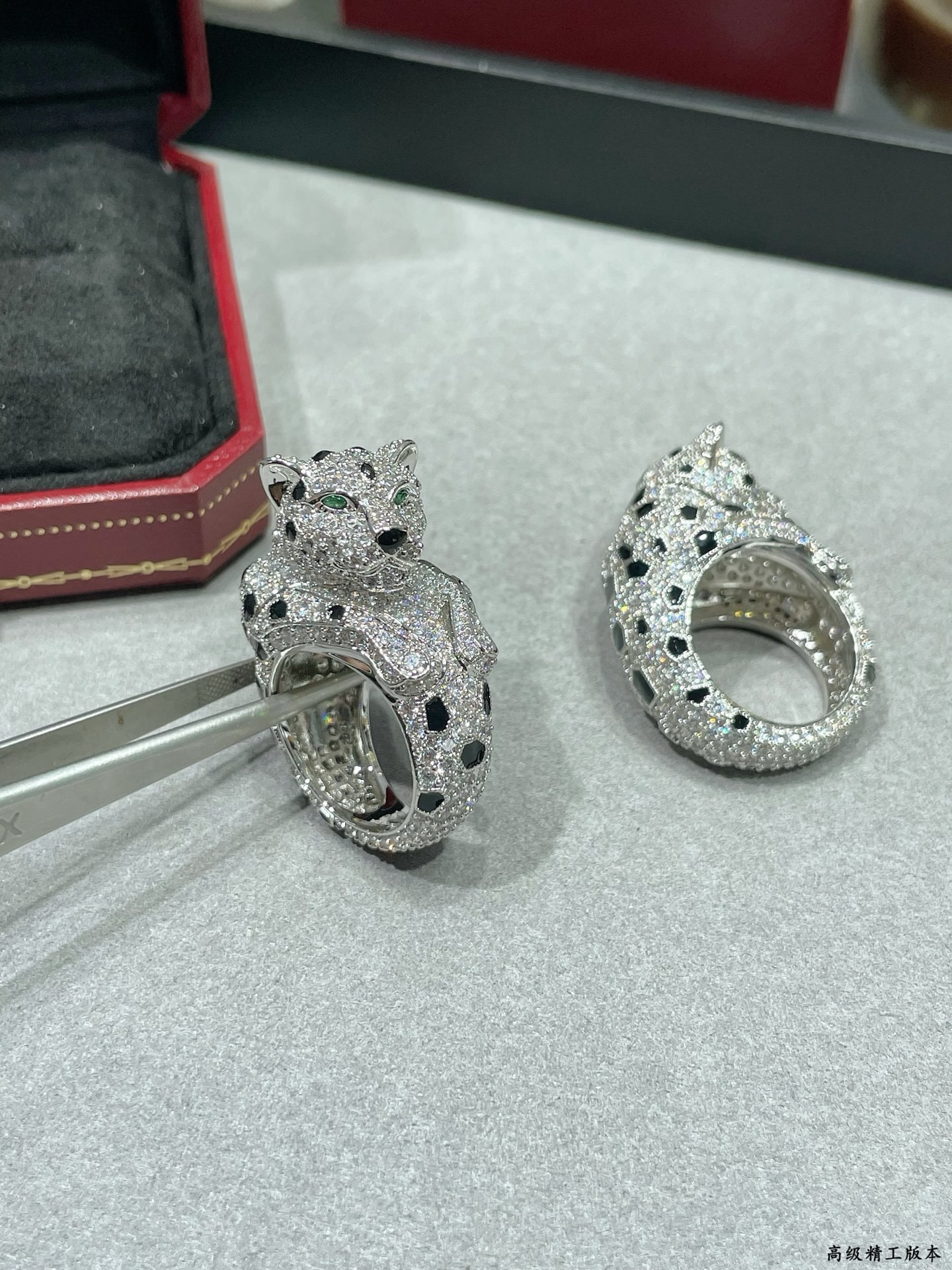 Ca*t1er Spotted Panther Head Ring