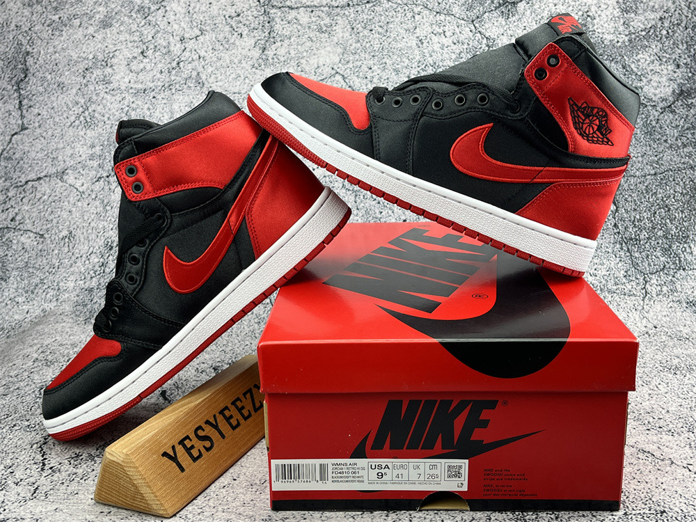 UA WMNS AIR JORDAN 1 RETRO HIGH OG 