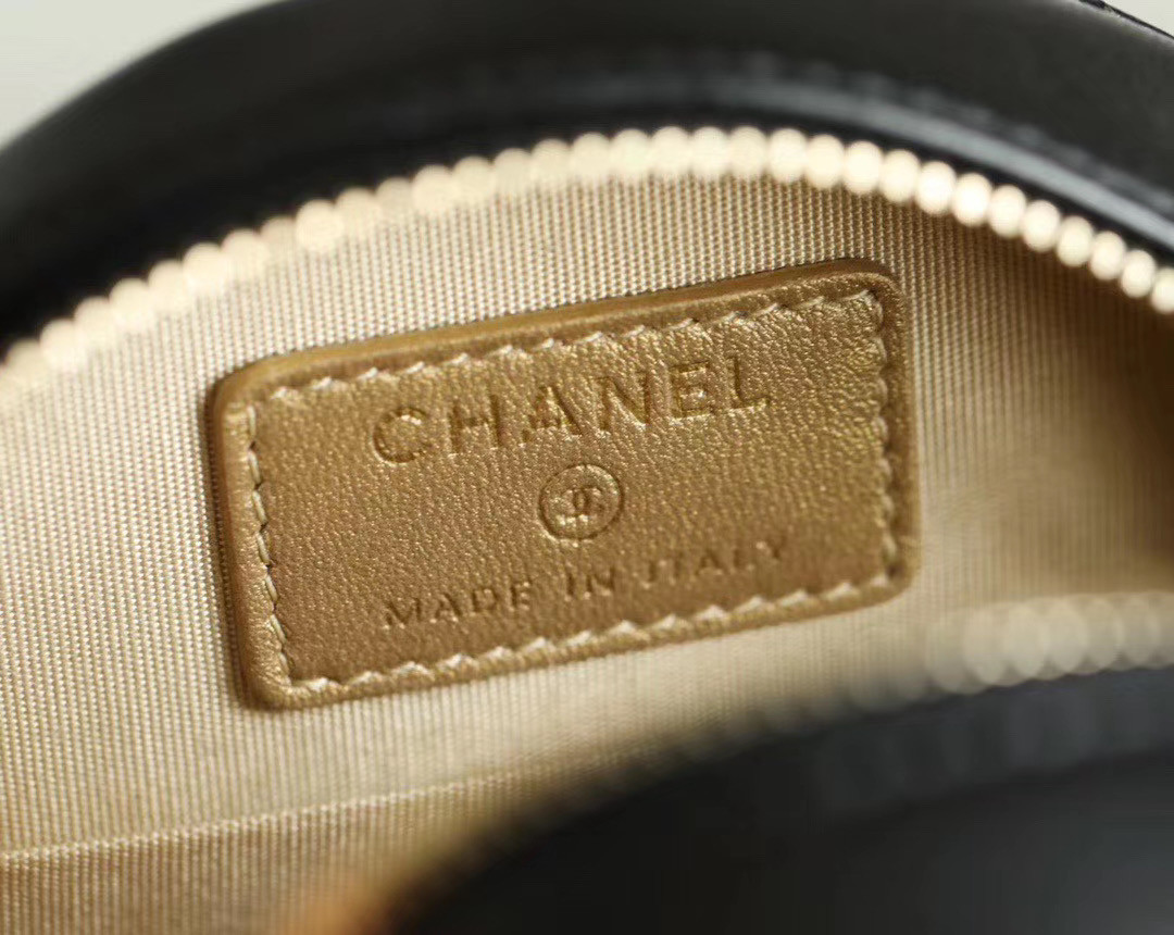 Ch**el bunny crossbody bag