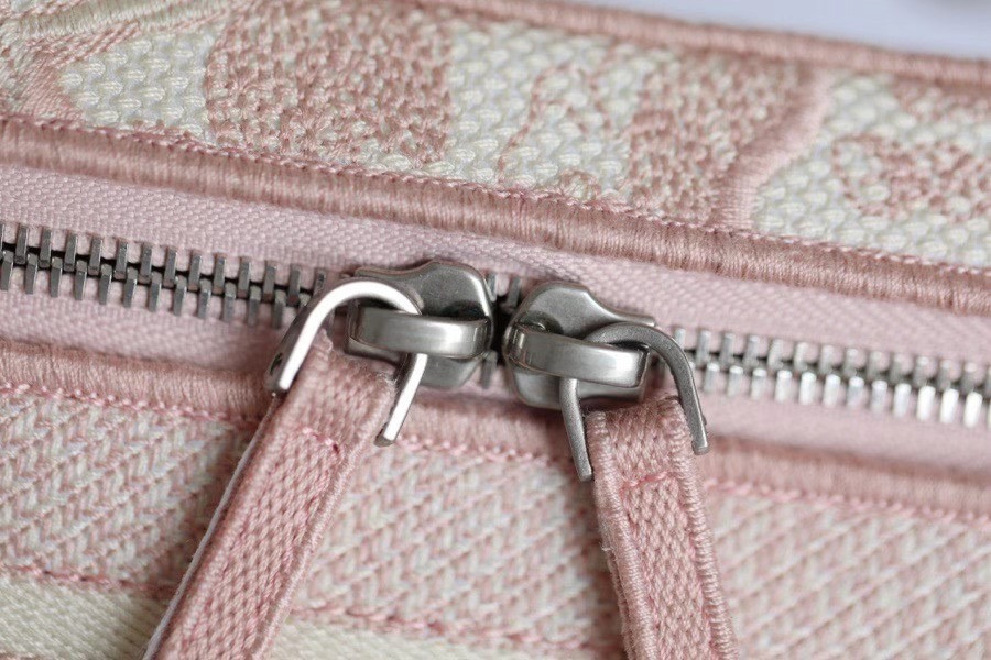 D10r Travel make up bag