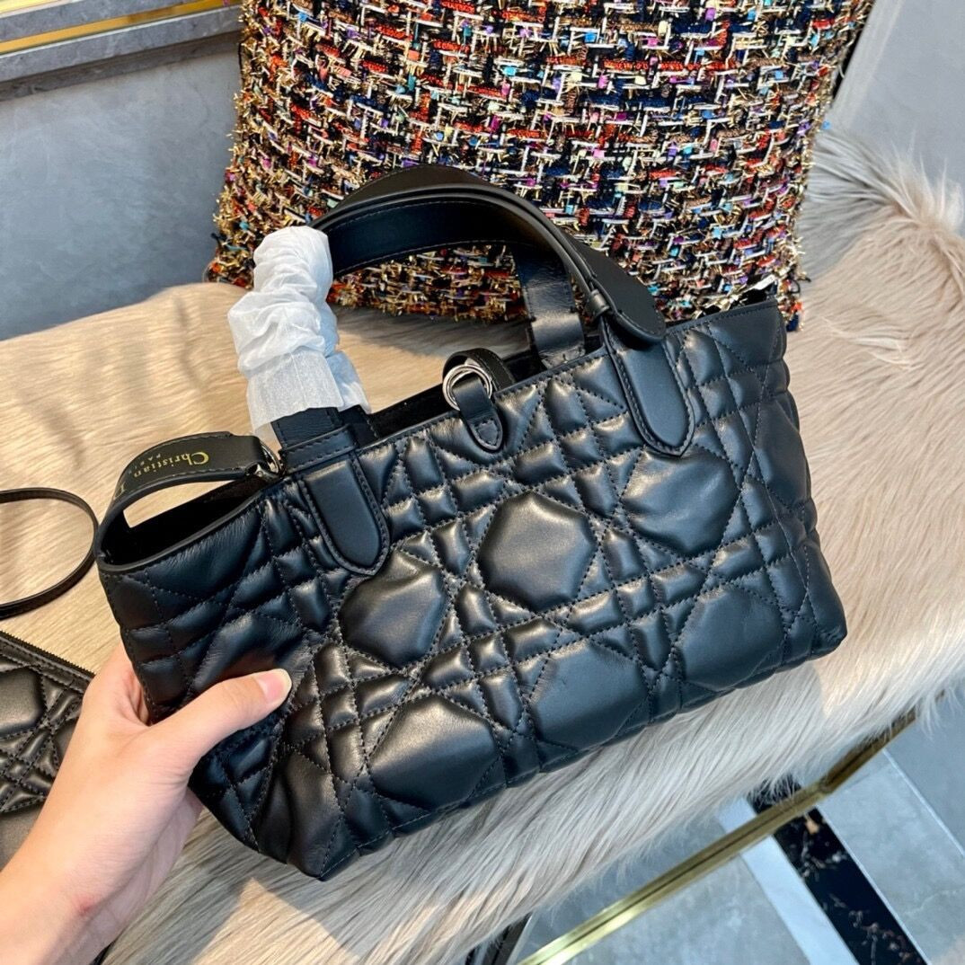 D10r CD Toujours tote small