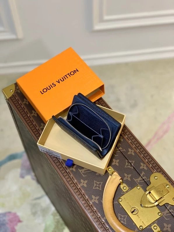 LV CLEA WALLET M80943